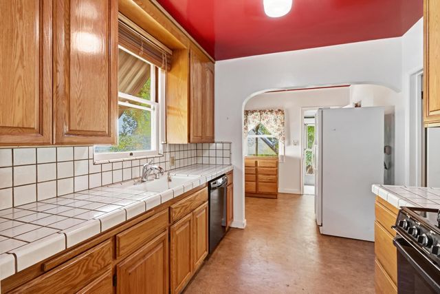 311 36th Way, Sacramento, CA 95816