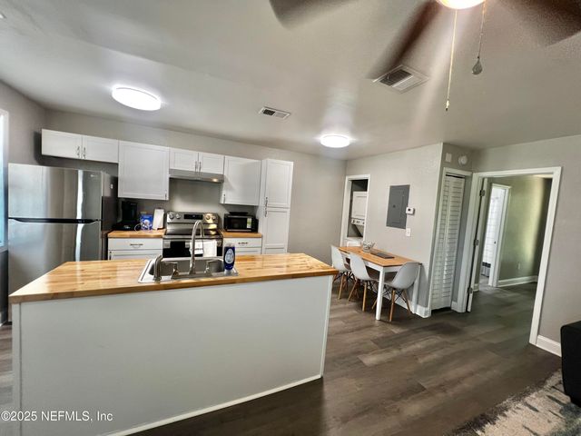 7815 JASPER Avenue, Jacksonville, FL 32211