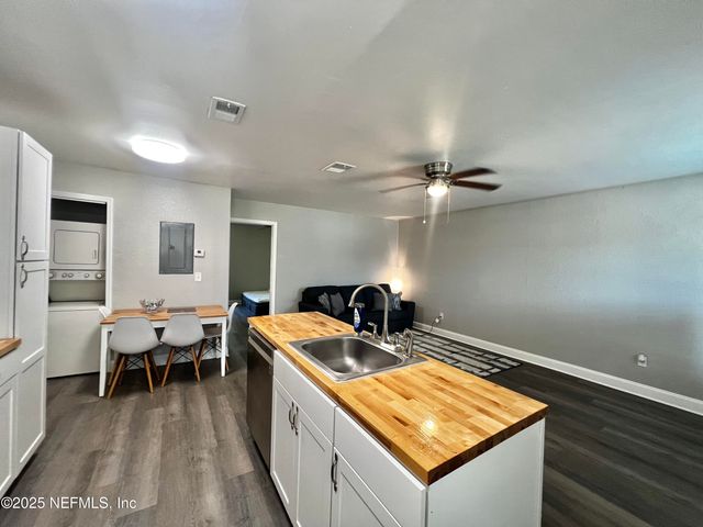 7815 JASPER Avenue, Jacksonville, FL 32211