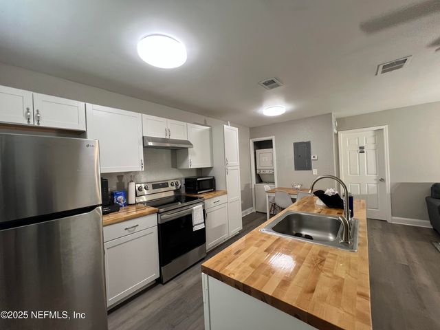7815 JASPER Avenue, Jacksonville, FL 32211