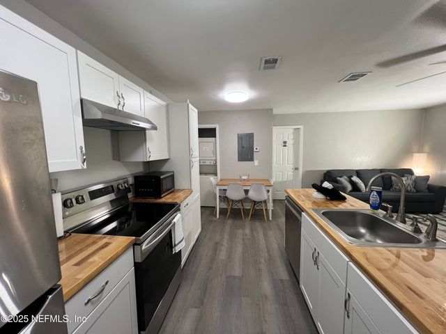 7815 JASPER Avenue, Jacksonville, FL 32211