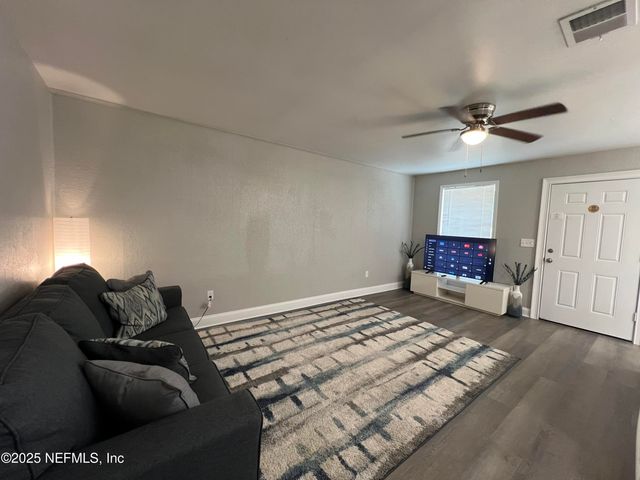 7815 JASPER Avenue, Jacksonville, FL 32211