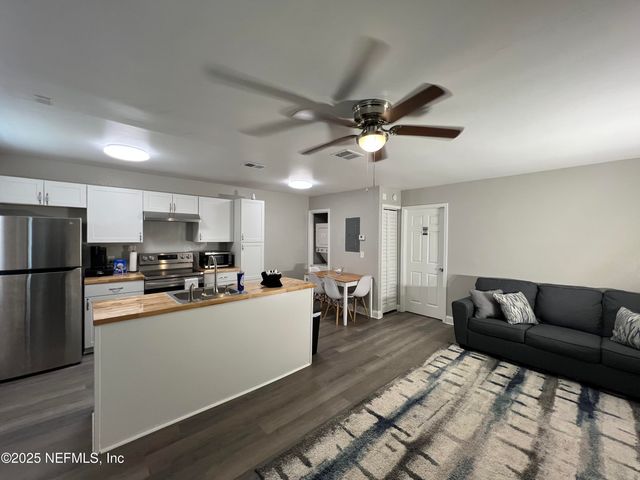 7815 JASPER Avenue, Jacksonville, FL 32211