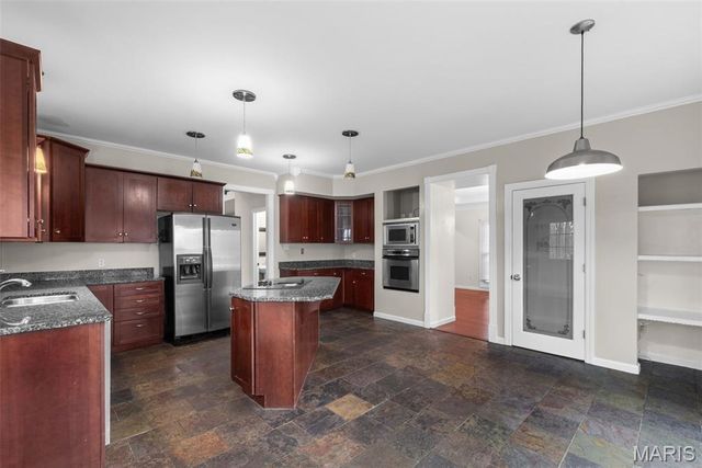 13505 Pine Wood Trail, St Louis, MO 63128