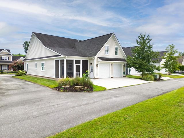 2134 Holden Farm Place, Ooltewah, TN 37363
