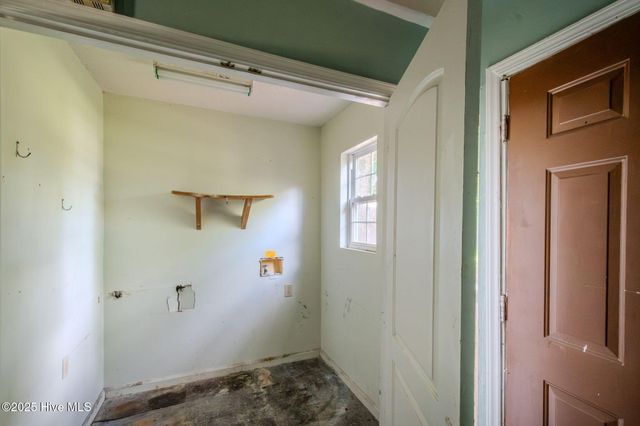 409 S Bodenheimer Street, Saint Helena, NC 28425