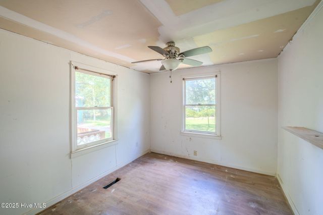 409 S Bodenheimer Street, Saint Helena, NC 28425