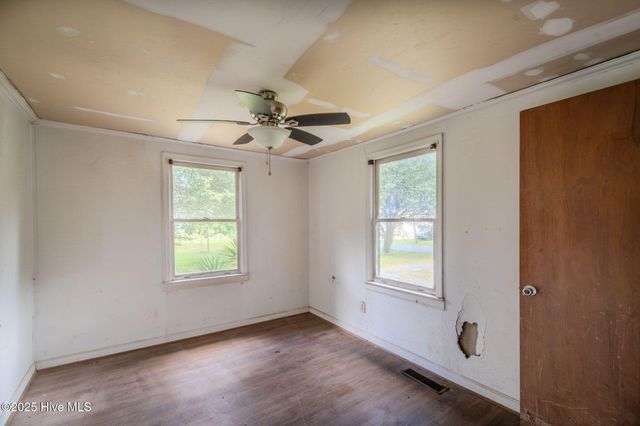409 S Bodenheimer Street, Saint Helena, NC 28425