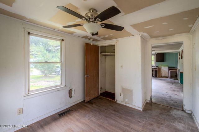 409 S Bodenheimer Street, Saint Helena, NC 28425