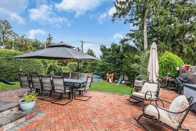 22 Bryce Avenue, Glen Cove, NY 11542
