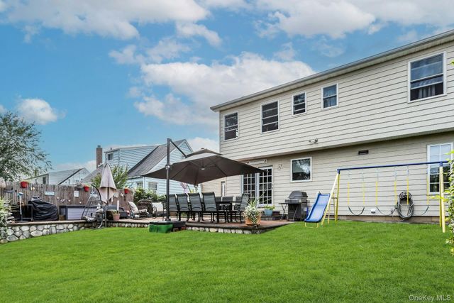 22 Bryce Avenue, Glen Cove, NY 11542