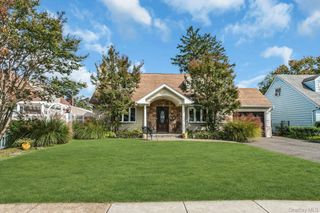 22 Bryce Avenue, Glen Cove, NY 11542