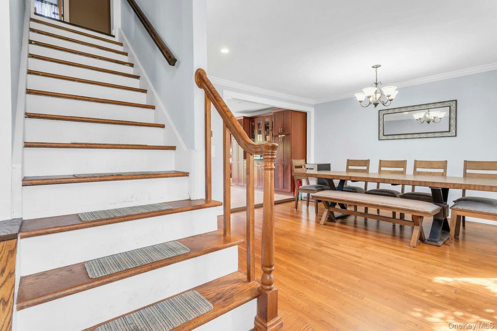 22 Bryce Avenue, Glen Cove, NY 11542 — photo 5