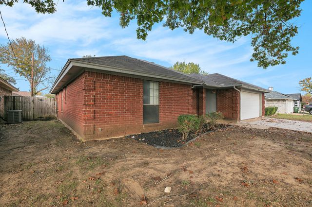 6410 Running Creek Drive, Arlington, TX 76001