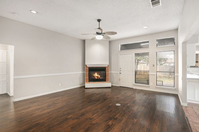 6410 Running Creek Drive, Arlington, TX 76001