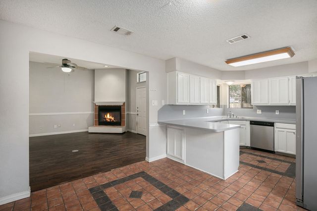 6410 Running Creek Drive, Arlington, TX 76001