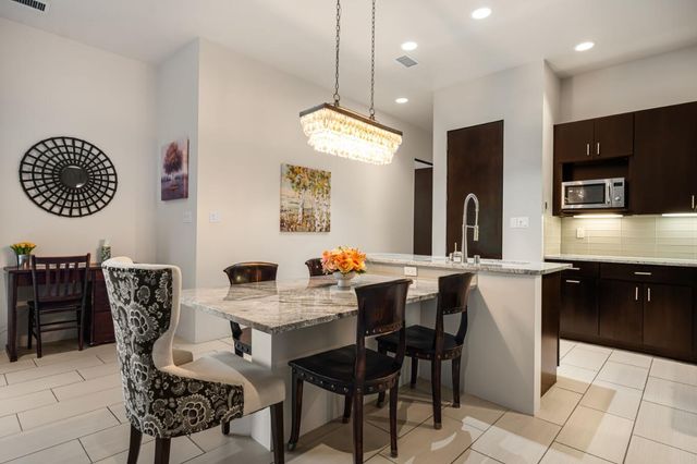 5763 University Boulevard SE, Albuquerque, NM 87106