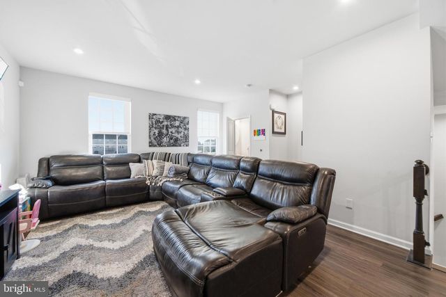 154 HELEN DR, Cinnaminson, NJ 08077