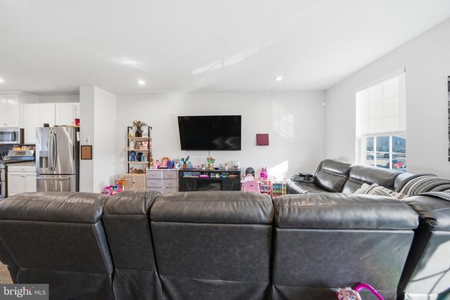 154 HELEN DR, Cinnaminson, NJ 08077