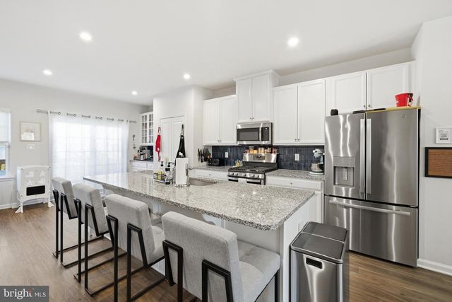 154 HELEN DR, Cinnaminson, NJ 08077