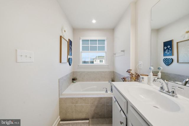 154 HELEN DR, Cinnaminson, NJ 08077