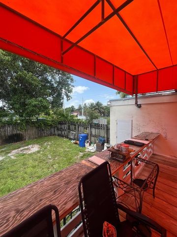 14965 S River Drive, Miami, FL 33167