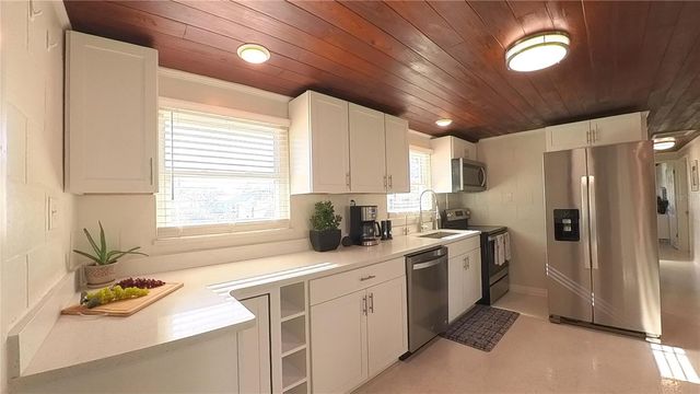 511 DONA DRIVE, Nokomis, FL 34275