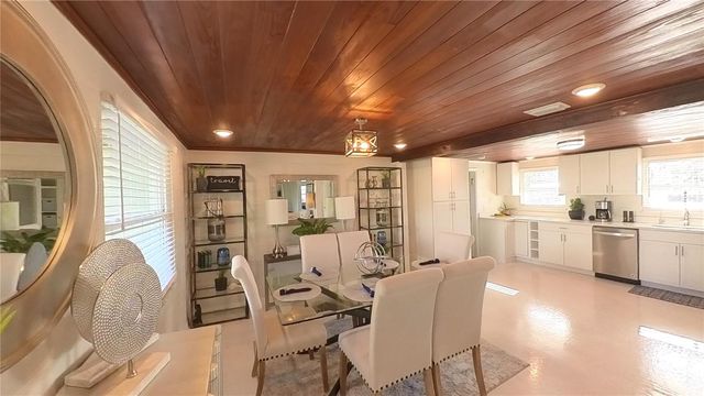 511 DONA DRIVE, Nokomis, FL 34275