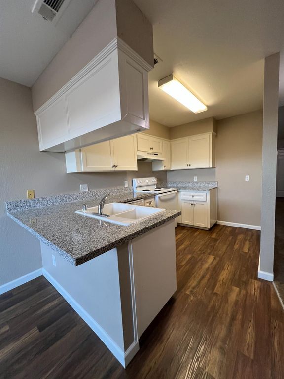 1262 N Marks Avenue # 106, Fresno, CA 93722