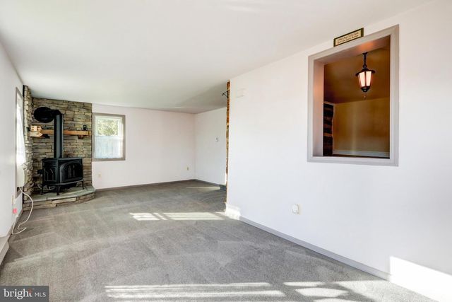 206 PLEASANT HILL DR, Lititz, PA 17543