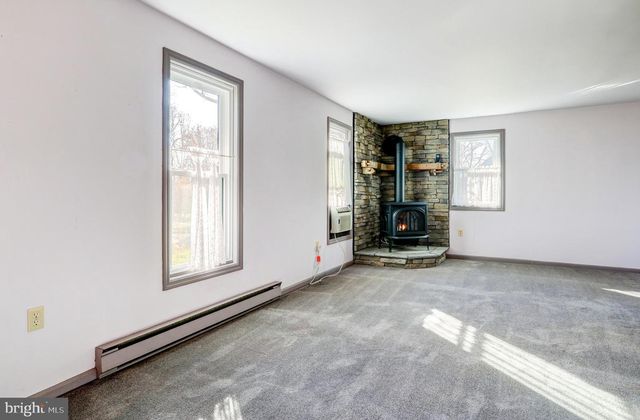 206 PLEASANT HILL DR, Lititz, PA 17543