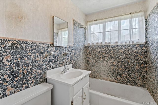 721 Geneva Street, Aurora, CO 80010