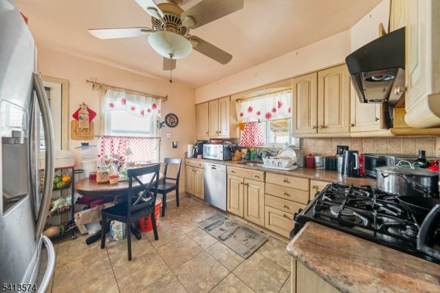 405 Koenig Pl, Rahway City, NJ 07065