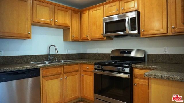 2311 W 10th Street 203, Los Angeles, CA 90006
