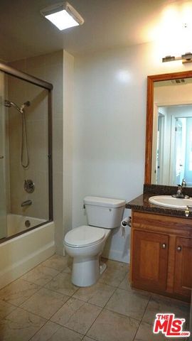 2311 W 10th Street 203, Los Angeles, CA 90006
