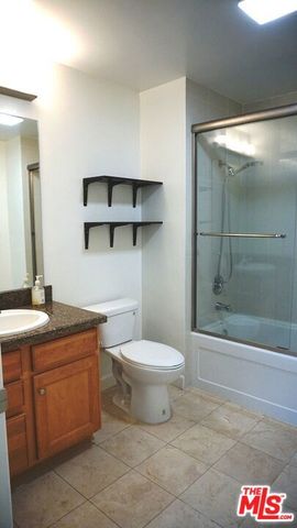 2311 W 10th Street 203, Los Angeles, CA 90006