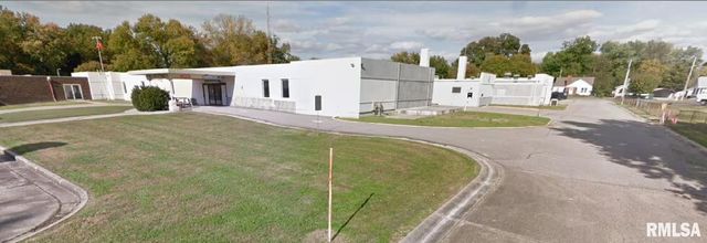 400 PLUM Street, Carmi, IL 62821