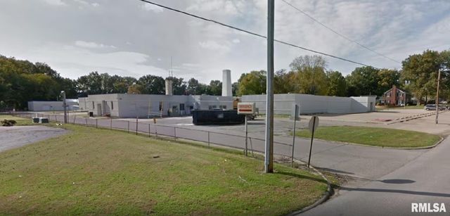 400 PLUM Street, Carmi, IL 62821