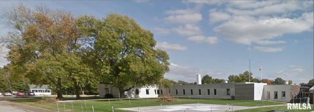 400 PLUM Street, Carmi, IL 62821