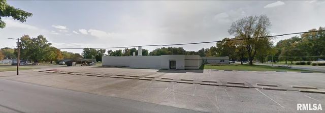 400 PLUM Street, Carmi, IL 62821