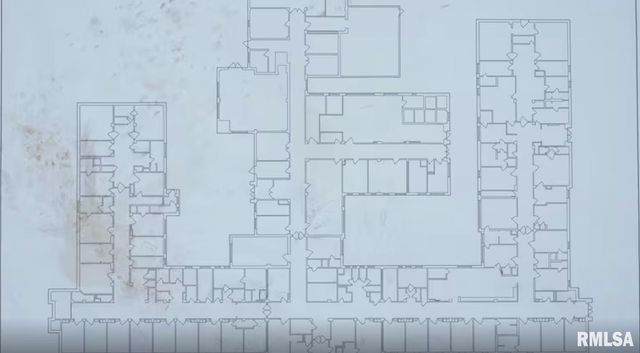 400 PLUM Street, Carmi, IL 62821