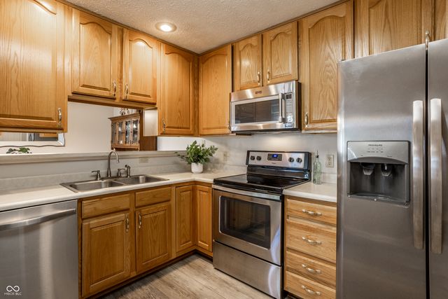 11251 Abington Place, Fishers, IN 46038