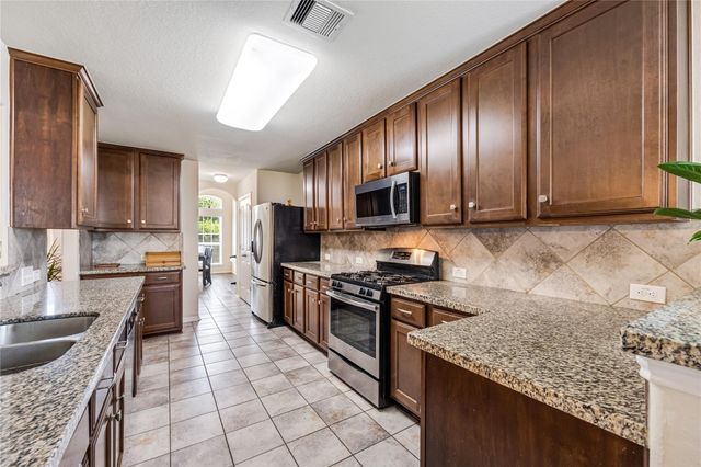 1805 Majestic Oak Drive, Pearland, TX 77581