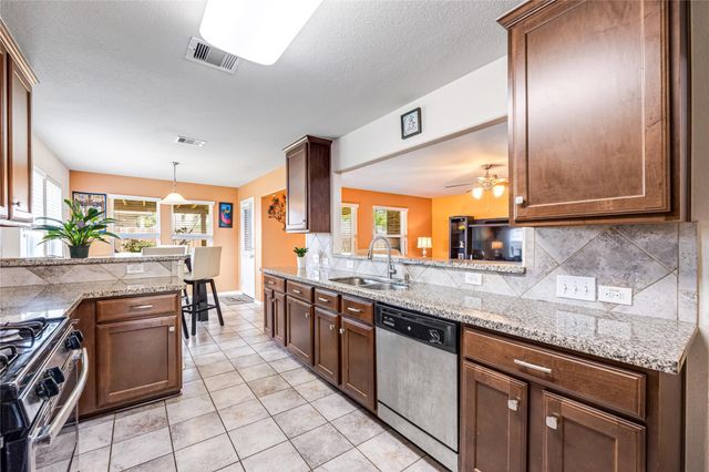1805 Majestic Oak Drive, Pearland, TX 77581