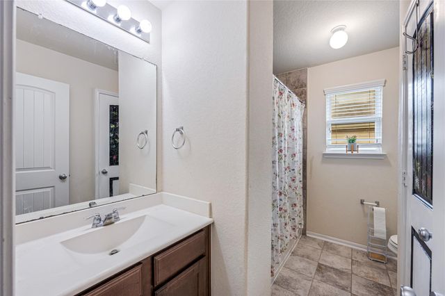 1805 Majestic Oak Drive, Pearland, TX 77581