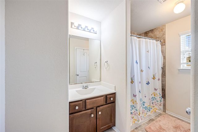 1805 Majestic Oak Drive, Pearland, TX 77581