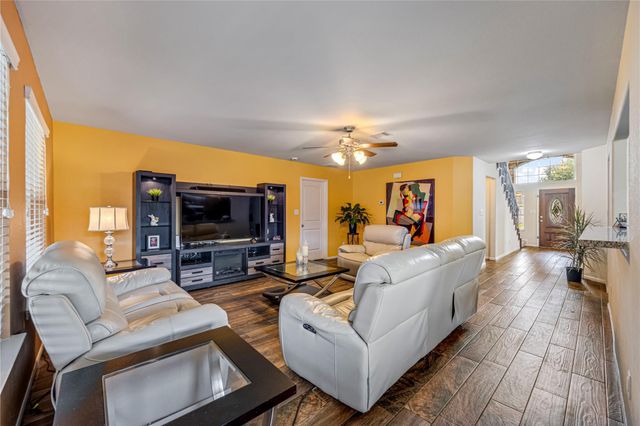 1805 Majestic Oak Drive, Pearland, TX 77581