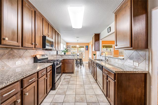 1805 Majestic Oak Drive, Pearland, TX 77581