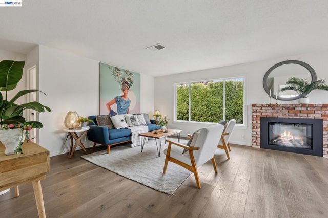 429 HARBOR LIGHT ROAD, Alameda, CA 94501