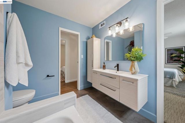 429 HARBOR LIGHT ROAD, Alameda, CA 94501